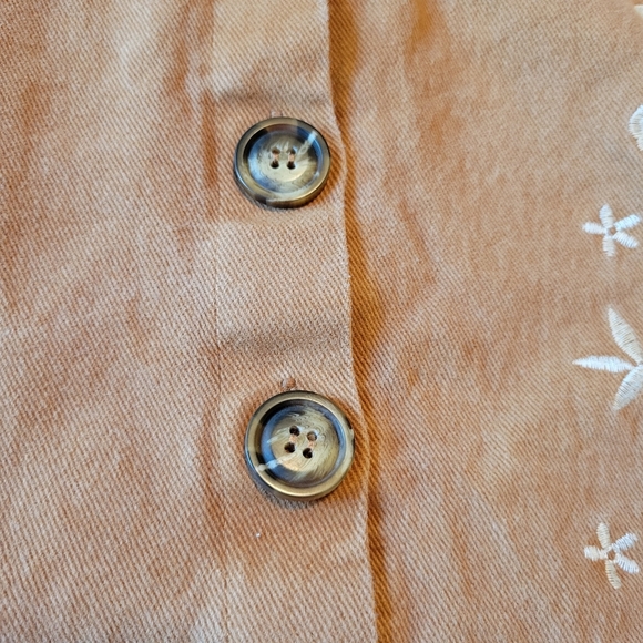 Mi Ami Tan White Floral Embroidery Button Down Mini Skirt - Picture 3 of 9